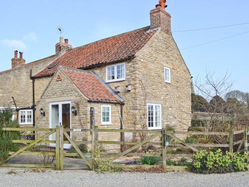 Potter Brompton House | Dragon Fly Cottage