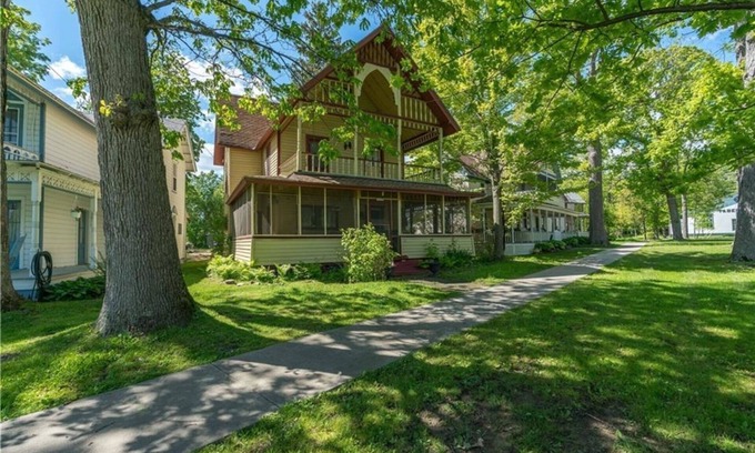 Thousand Island Park Cottage | Drake Cottage in Thousand Island Park, New York