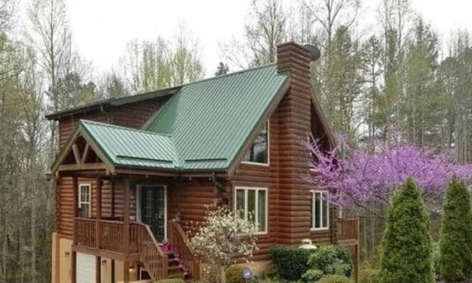 Hendersonville Cabin | Dream Hollow- Private Suite in a Country Log Cabin