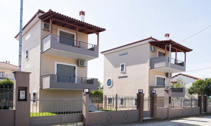 Aigialeia Villa | Dream Maisonete With Garden Near In Sea