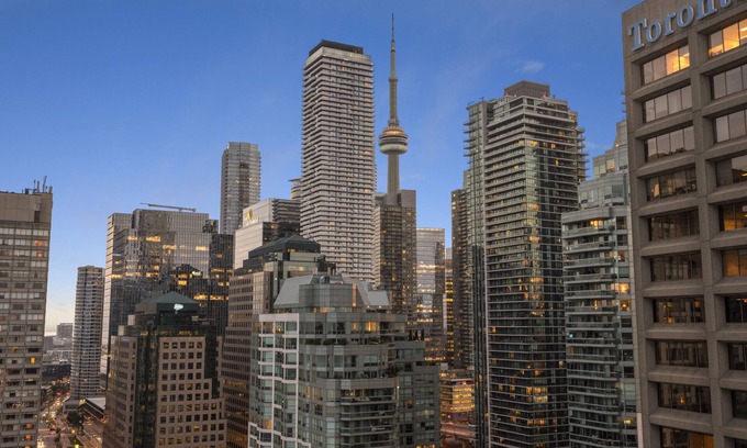 Central Waterfront House | Dream Suite in Harbourfront core with Amazing Lake & CN Tower view