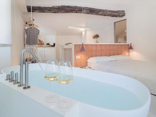 Manarola Apartment | Dreamers Sea View - White and Green