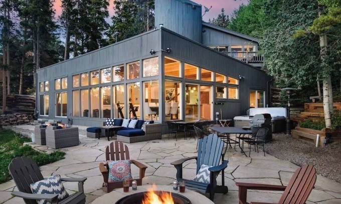 Forest Hills House | Dreamscape Breck: Epic Views, Magical Sunsets & Unforgettable Stays