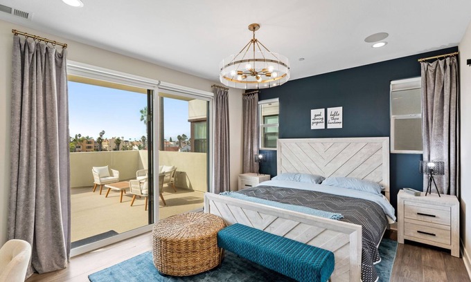 Oxnard Dunes Condo | Dreamy Beach House with Pool/Spa - 5 Mins to Beach