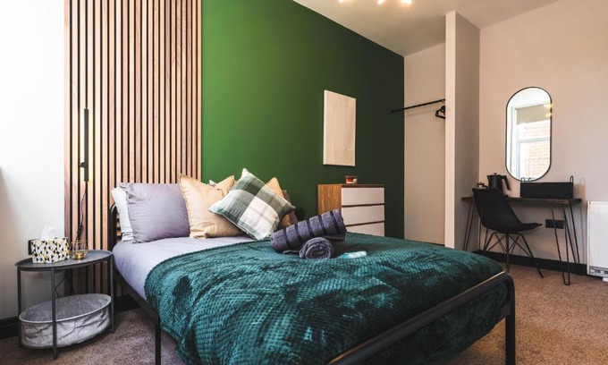 Derby Apartment | Dreamy Derby City Apartment Free Wi-Fi & Parking