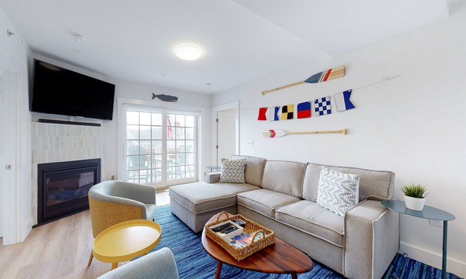 Dennis Port Condo | Dreamy ocean-view perch with furnished balcony & beach access - dog-friendly