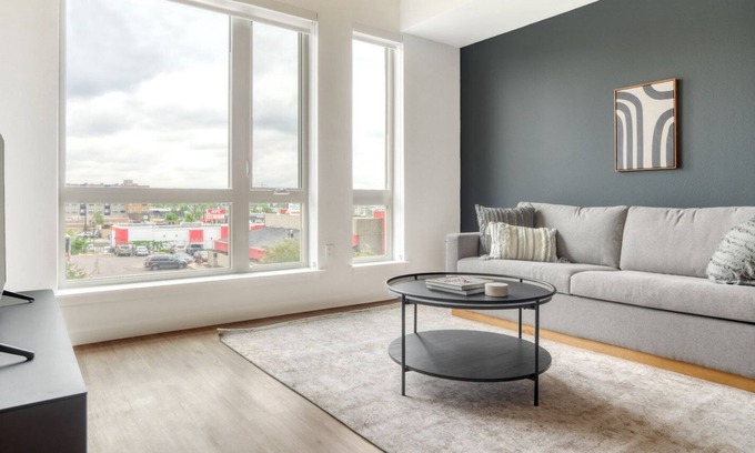 West Colfax Apartment | Dreamy Sloan's Lake 1BR w/ Roof Deck, Gym & W/D, by Blueground
