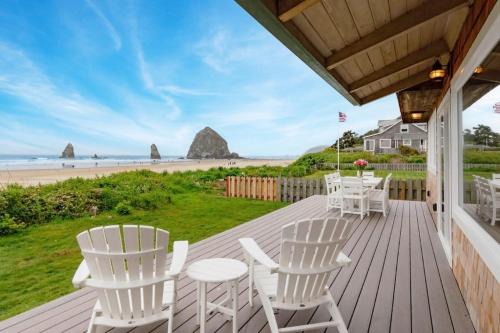 Tolovana Park House | Driftaway by AvantStay Direct Cannon Beach Access w Stunning Views