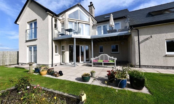 Kippford Cottage | Driftwood - a house that sleeps 8 guests in 3 bedrooms