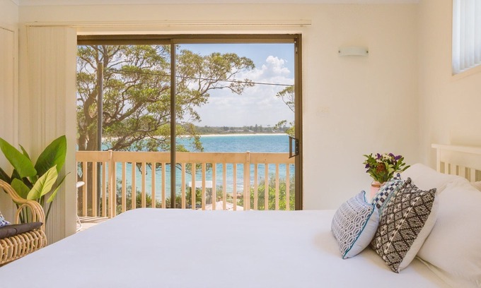 Vincentia House | Driftwood - Beachfront location, pet friendly, families