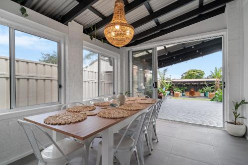 Callala Bay House | Driftwood Callala Plus - Jervis Bay Getaway - 10 Guests!