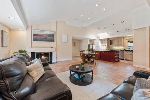 Goleta House | Driftwood Club - 4bd, Pet Friendly, Tennis Courts, Games