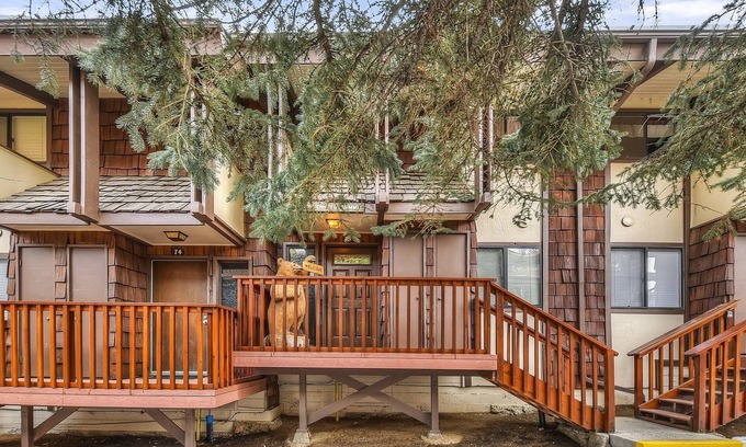 Big Bear Lake Condo | Drop Inn to Summit by Destination Big Bear : At Snow Summit! Private Hot Tub! Slope View! 2 Stoves & Microwaves!