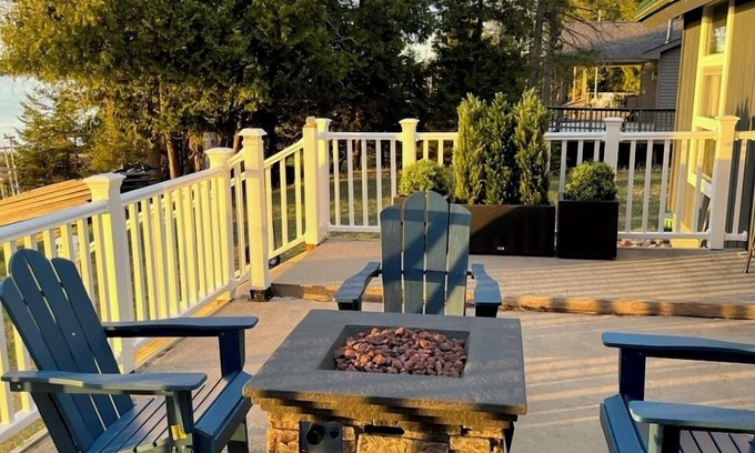 Drummond House | Drummond Island Hotel & Vacation Homes - Island Dream Inn