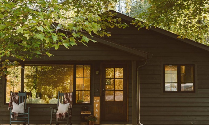 Gatlinburg Cottage | Dudley Creek Cottage; cozy little cottage. Hot tub + fire pit + arcade!