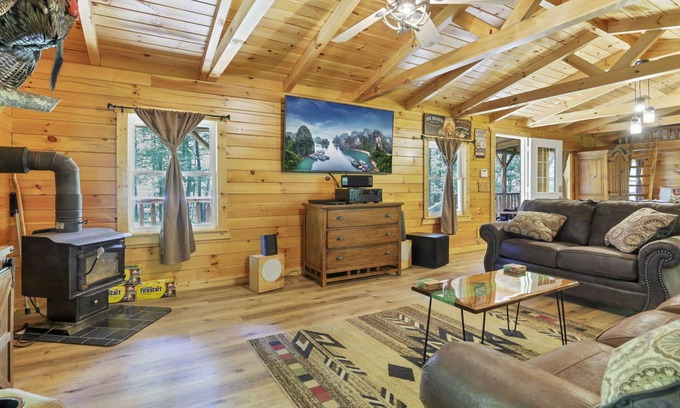 Logan Cabin | Duke's Getaway At Big Branch #00805