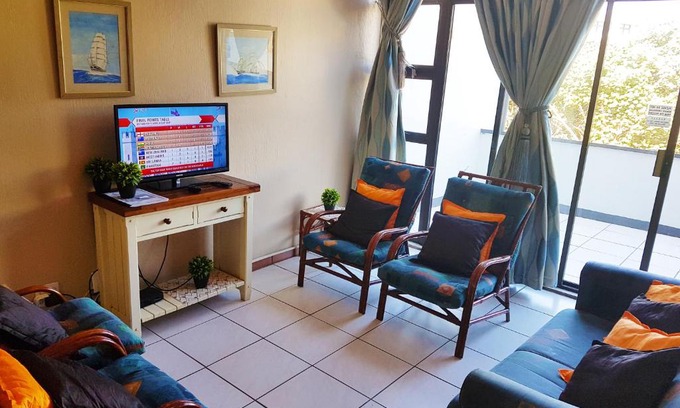 Manaba Beach Apartment | Dumela Margate Flat No 5