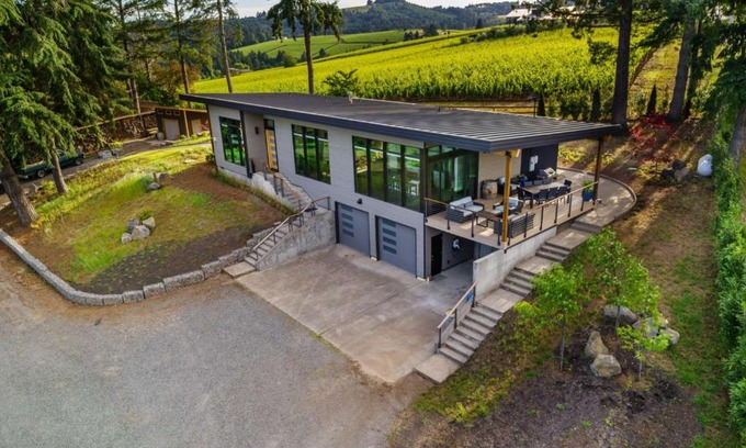Dundee House | Dundee Hills Villa