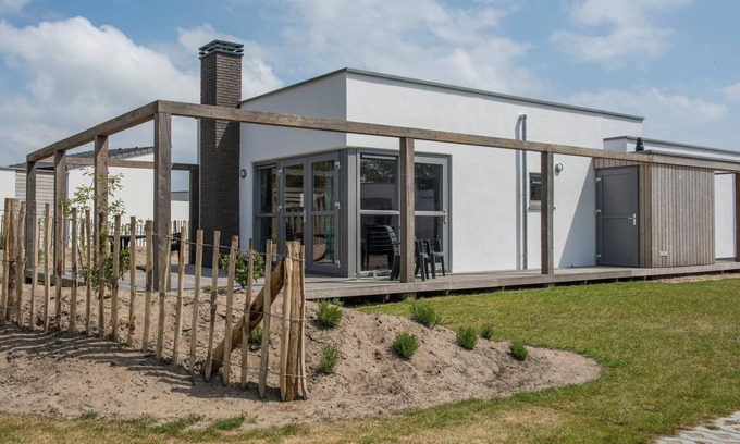 Ouddorp House | Dune Villa in Ouddorp near the Beach