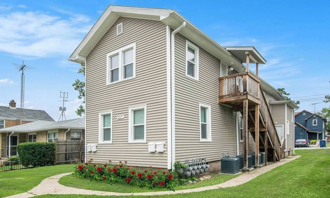 Michigan City Apartment | Dunes Getaway! Plush Mattresses! Near Beach!