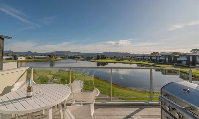 Matarangi Apartment | Dunes Lake View Apartment