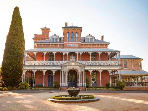 Calare Hotel | Duntryleague