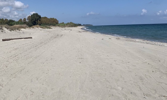 Poggio-Mezzana Condo | Duplex accommodation. Private garden. Sleeps 6. Less than 100 m from the beach.