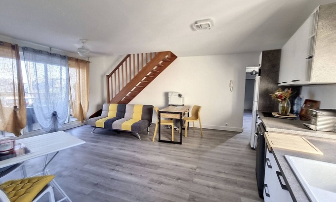 Centre-Ville Apartment | Duplex Avec 2 Chambres à 3 Minutes de la mer et du Centre Ville