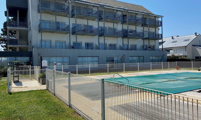 Loire-Atlantique Apartment | Duplex Avec Jardin et Piscine Face a l Ocearium au Bord de la Plage