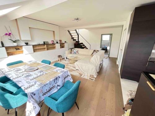 Upper Town Apartment | Duplex avec terrasse quartier européen