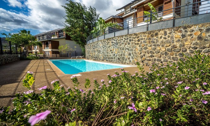 La Saline Les Bains Apartment | Duplex du clos, T4 dans résid avec piscine