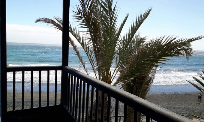 Playa del Aguila House | Duplex first line on the beach overlookin the sea Swimming pool - Wifi