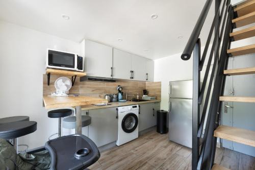Vaise Apartment | Duplex rénové parking gratuit Lyon 9