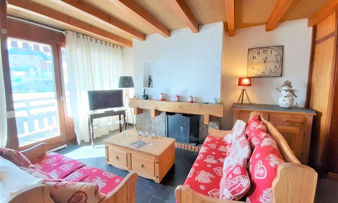 Pla d'Adet Apartment | Duplex T3 Cozy for 6 at 1700m Altitude – St-Lary-Soulan, South-Facing, 2 Stars