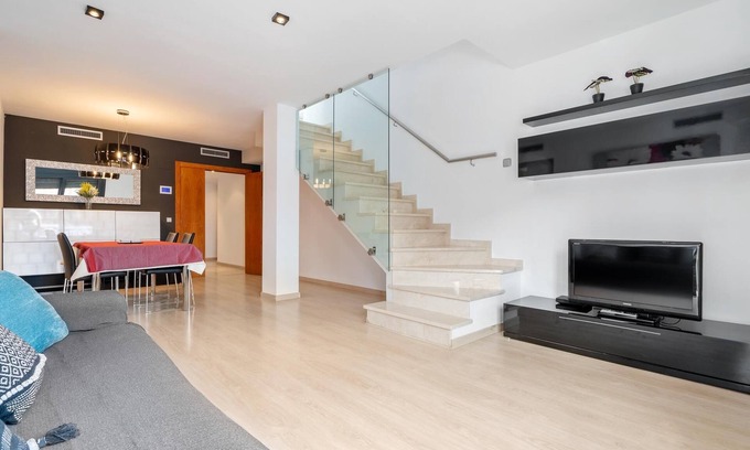 Pineda de Mar Apartment | Duplex with free parking only 250m beach