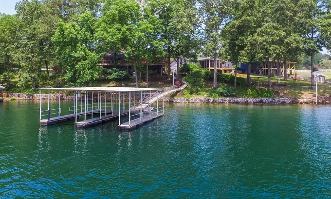 Jasper House | Duskin Point Retreat