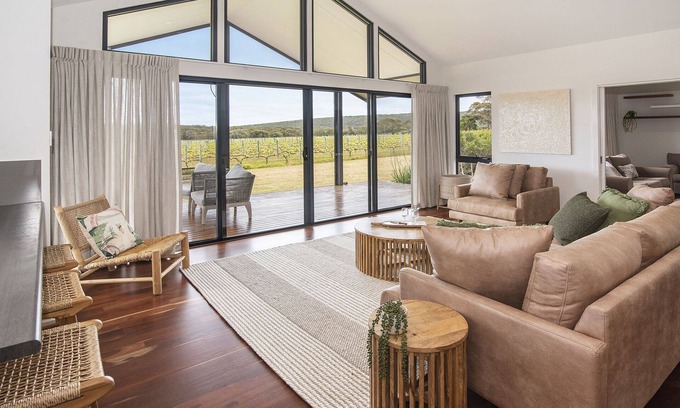 Wilyabrup House | Dusty Vines—Rural Elegance at Arimia Vineyards