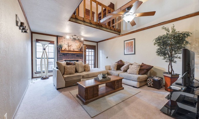 Oklahoma City Cottage | DW Cottage - Close to Restaurants and Shopping!