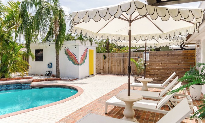 Sarasota House | *DWTN*Heated Pool* Tropical Paradise!