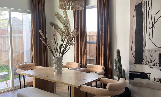 Northside House | EADO Luxury Rooftop Skyline Home