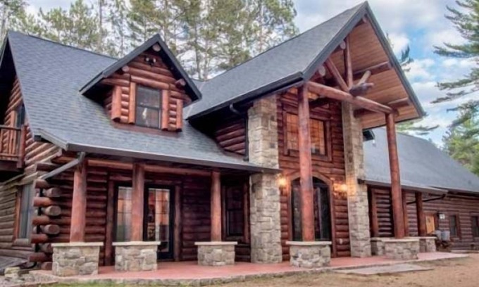 Hazelhurst House | Eagle Camp Lodge - Northwoods Log Home - On Willow Flowage