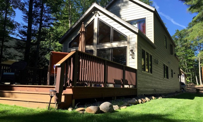 Eagle River House | Eagle Lake Level Sandy Beach! 1G int. Come 4 fall colors! Labor Day week open