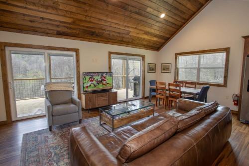 Boone House | Eagles and Owls Cabin