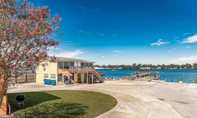 Ventress Villa | EAGLES NEST #1 AT SUN PERCH VILLAS. BEAUTIFUL VIEWS OF FALSE RIVER!