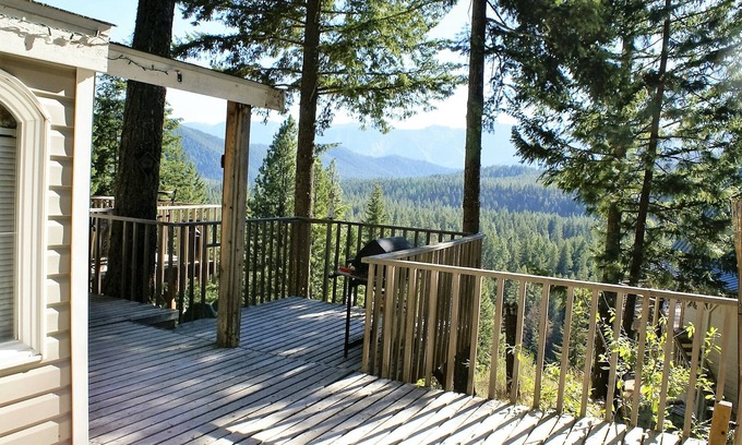 Leavenworth Cabin | "Eagles Nest Cabin" REMOTE ESCAPE AWAY FROM EVERYTHING!