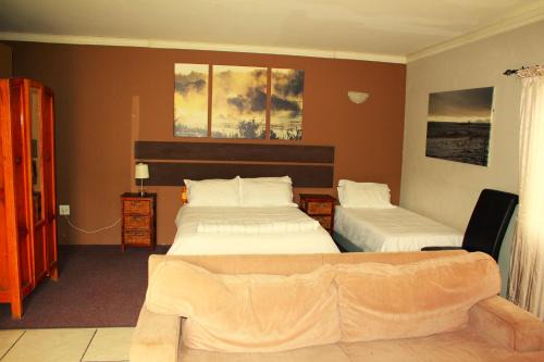 Komani Hotel | Eagles Overnight