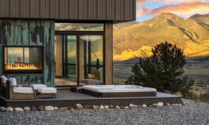 Emigrant House | Eagles Wings: Luxe Yellowstone Retreat |Condé Nast
