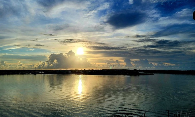 Morehead City Condo | Early Check-In & Late Check-Out when Available! Best Views w/Jacuzzi/Gym/Beach!