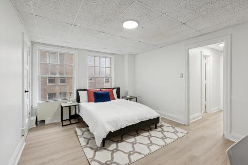 Central Business District Apartment | East 419i Modern Suite I Pool I Gym