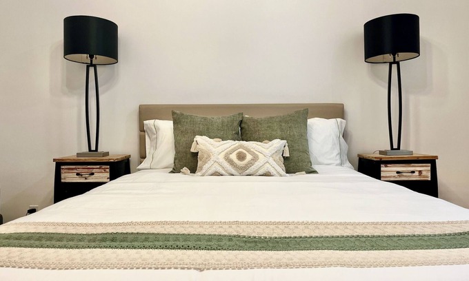 East Village Apartment | East Emerald Studio - Sleeps 3